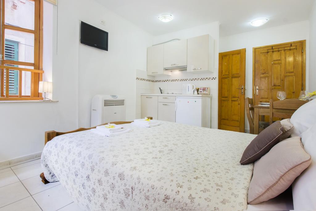 Top City Center Apartments Шибеник Екстер'єр фото