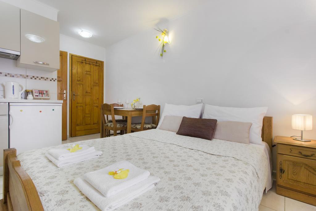 Top City Center Apartments Шибеник Екстер'єр фото